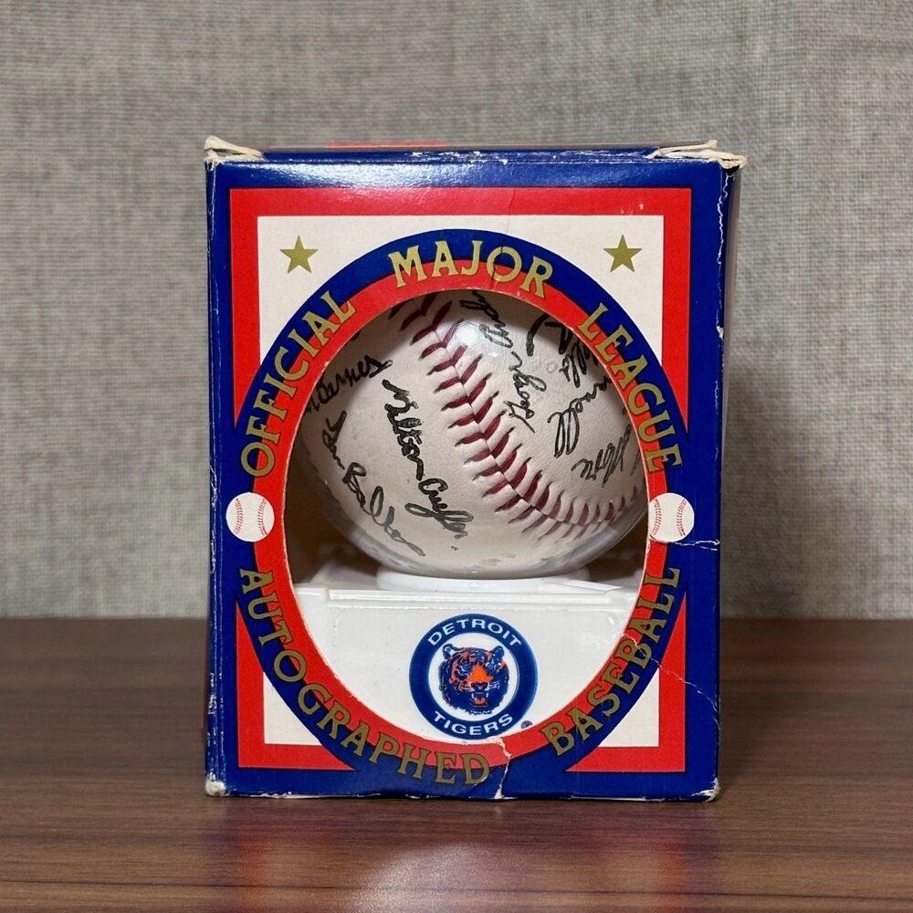 MLB 1992 Detroit Tigers Team Official Major League Autographed Baseball